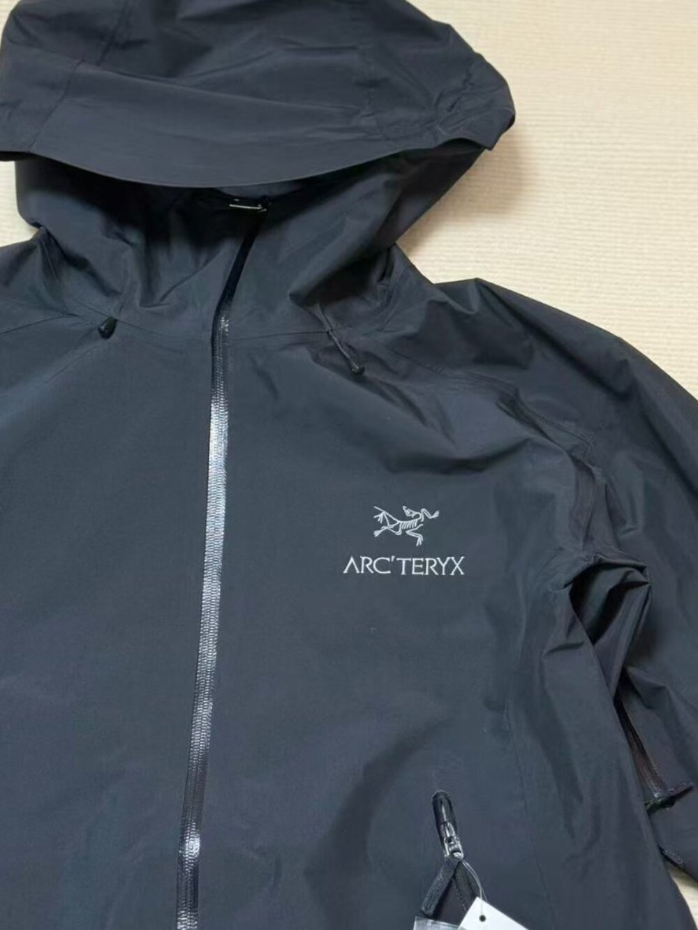 Arc'teryx Beta Series Black Hooded Hardshell Jacket, Size L. - Picture 2 of 6